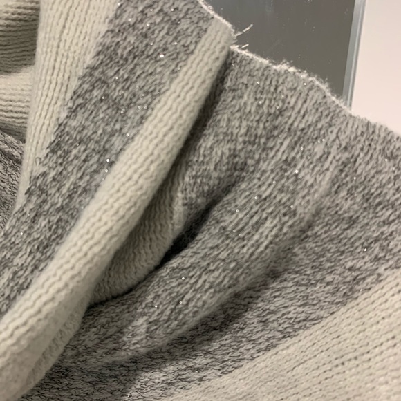 Lovestitch Oversized Poncho ONE SIZE NWT - Picture 4 of 6